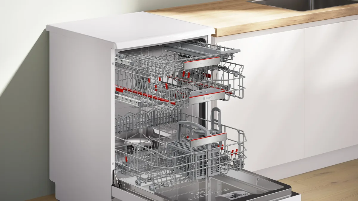 Отдельностоящая посудомоечная машина Bosch 60 см, белая