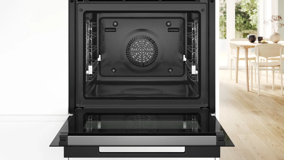 Встраиваемый духовой шкаф Bosch HBG978NB1