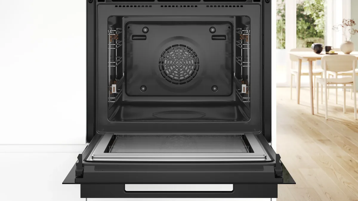 Встраиваемый духовой шкаф с микроволновой функцией Bosch HMG978NB1