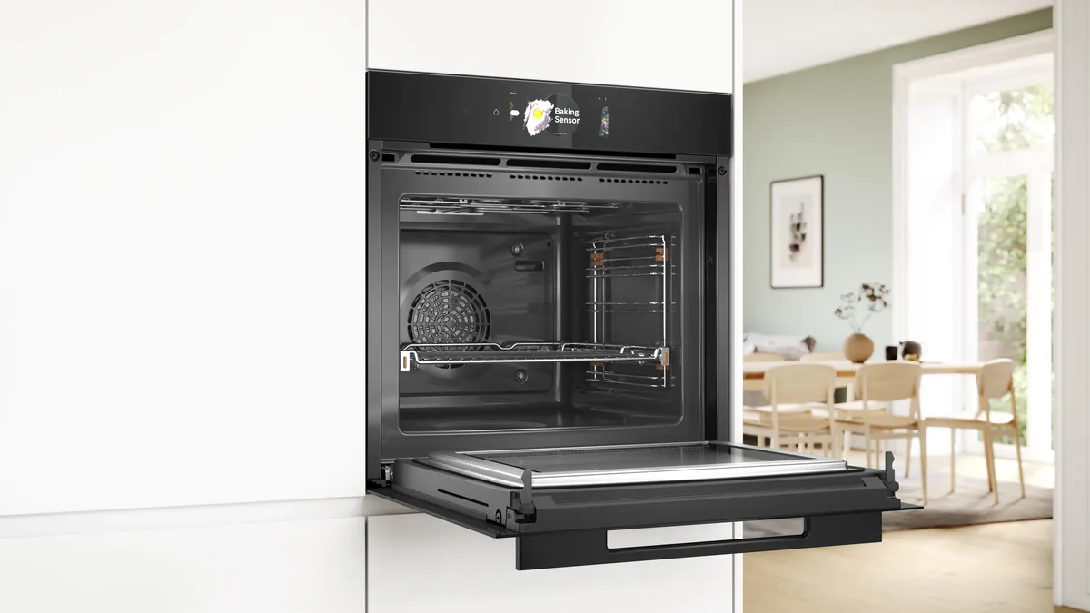 Встраиваемый духовой шкаф с микроволновой функцией Bosch HMG978NB1