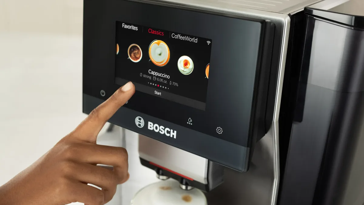 Полностью автоматическая кофемашина Bosch TQE80703